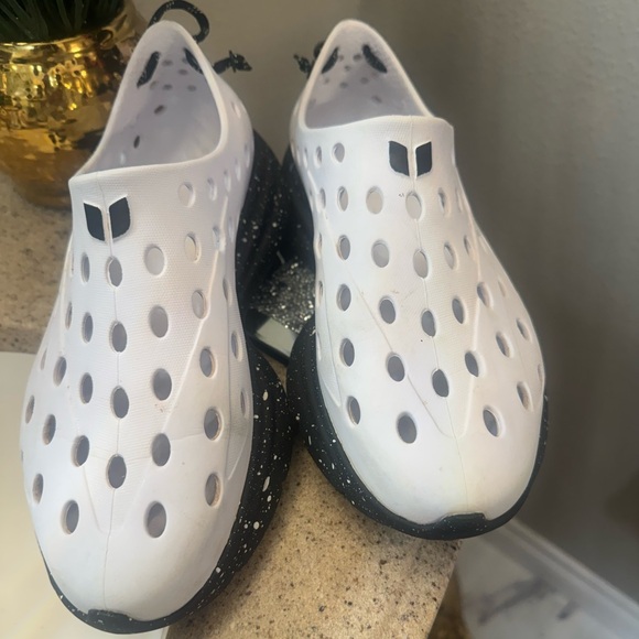 Kane Revive - White / Black Speckle - Picture 2 of 5